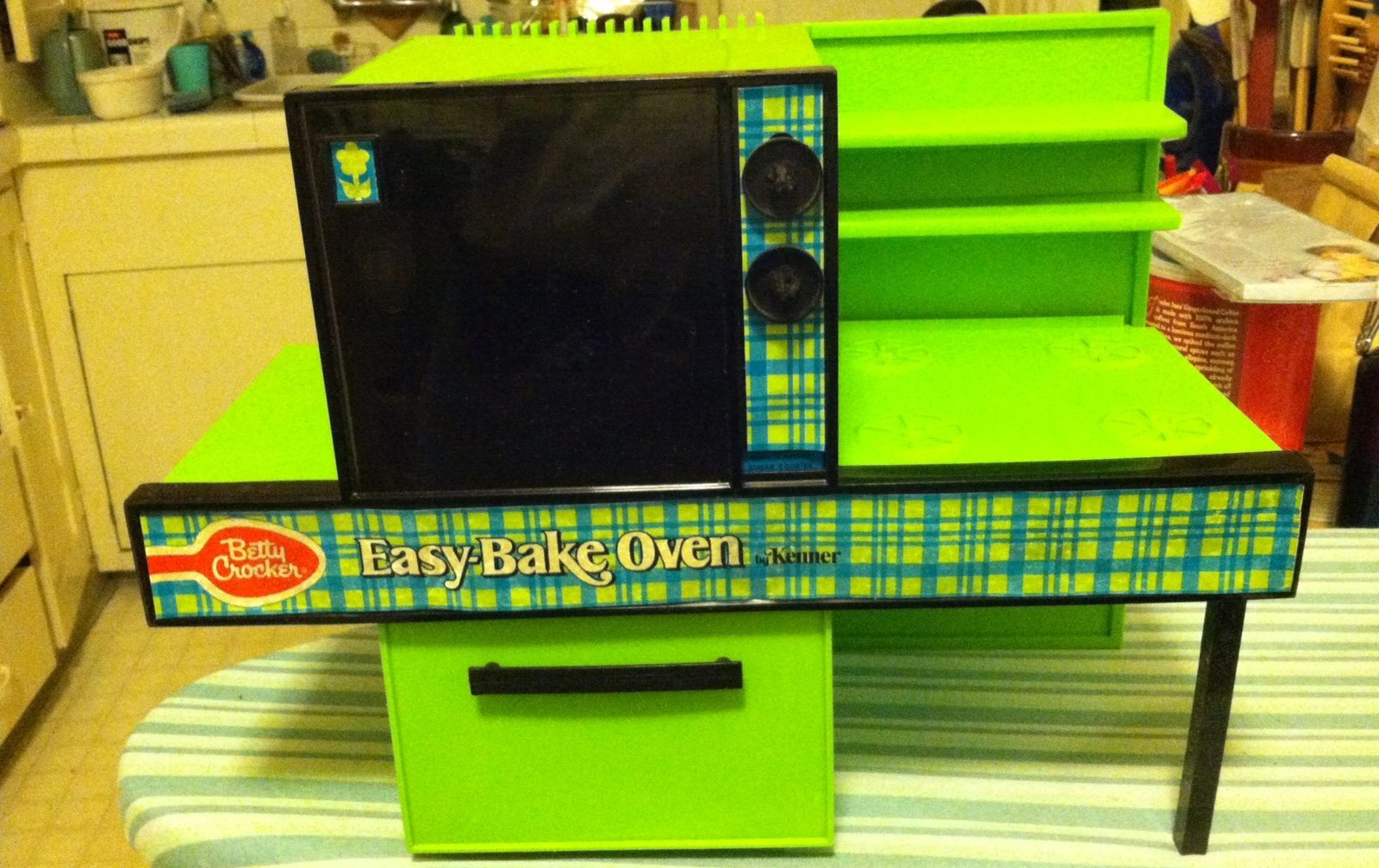 easy-bake-oven-thwarted-by-led-light-bulb