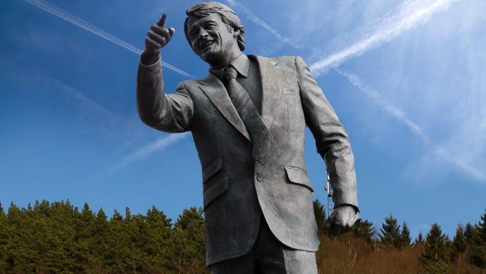 The statue features Robbie Darrenson whom many consider to be the father of the modern anti-chemtrail movement.